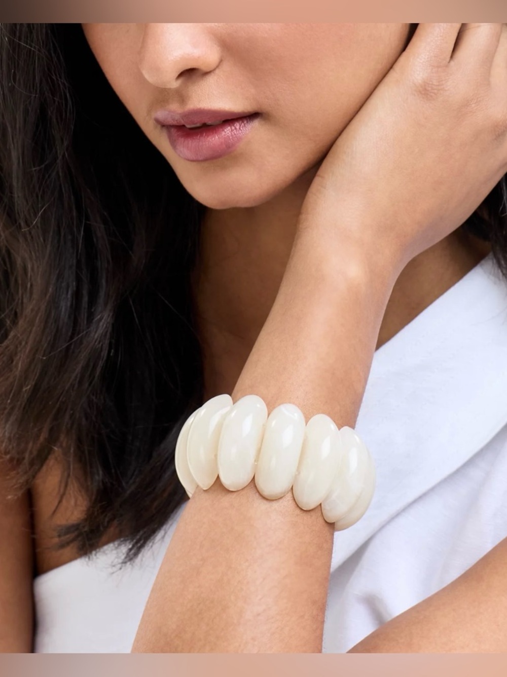 I.N.C. International Concepts Chunky Plastic Shell Stretch Bracelet - Picture 8 of 8